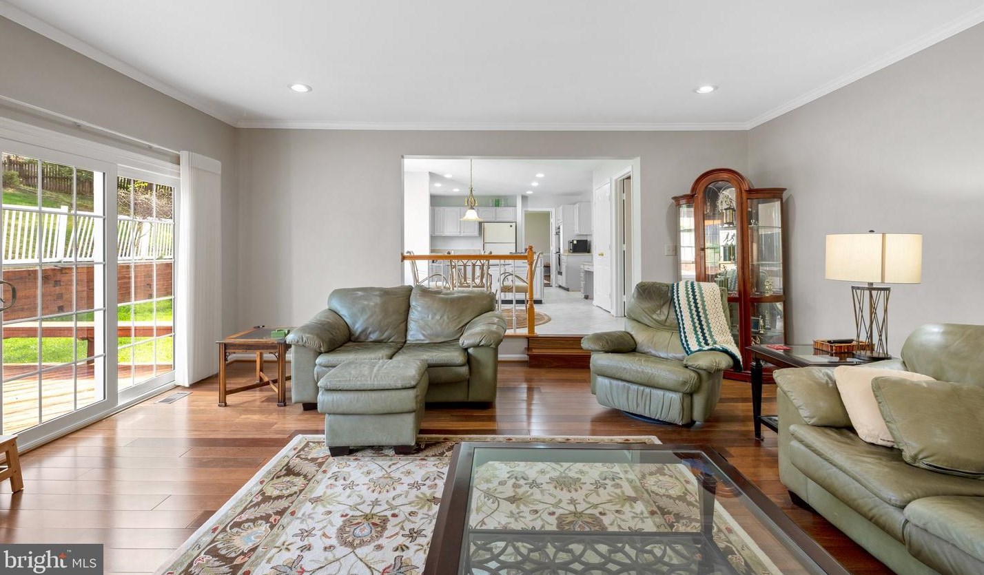 605 Pebble Bch Dr, Silver Spring MD 20904-3574 exterior