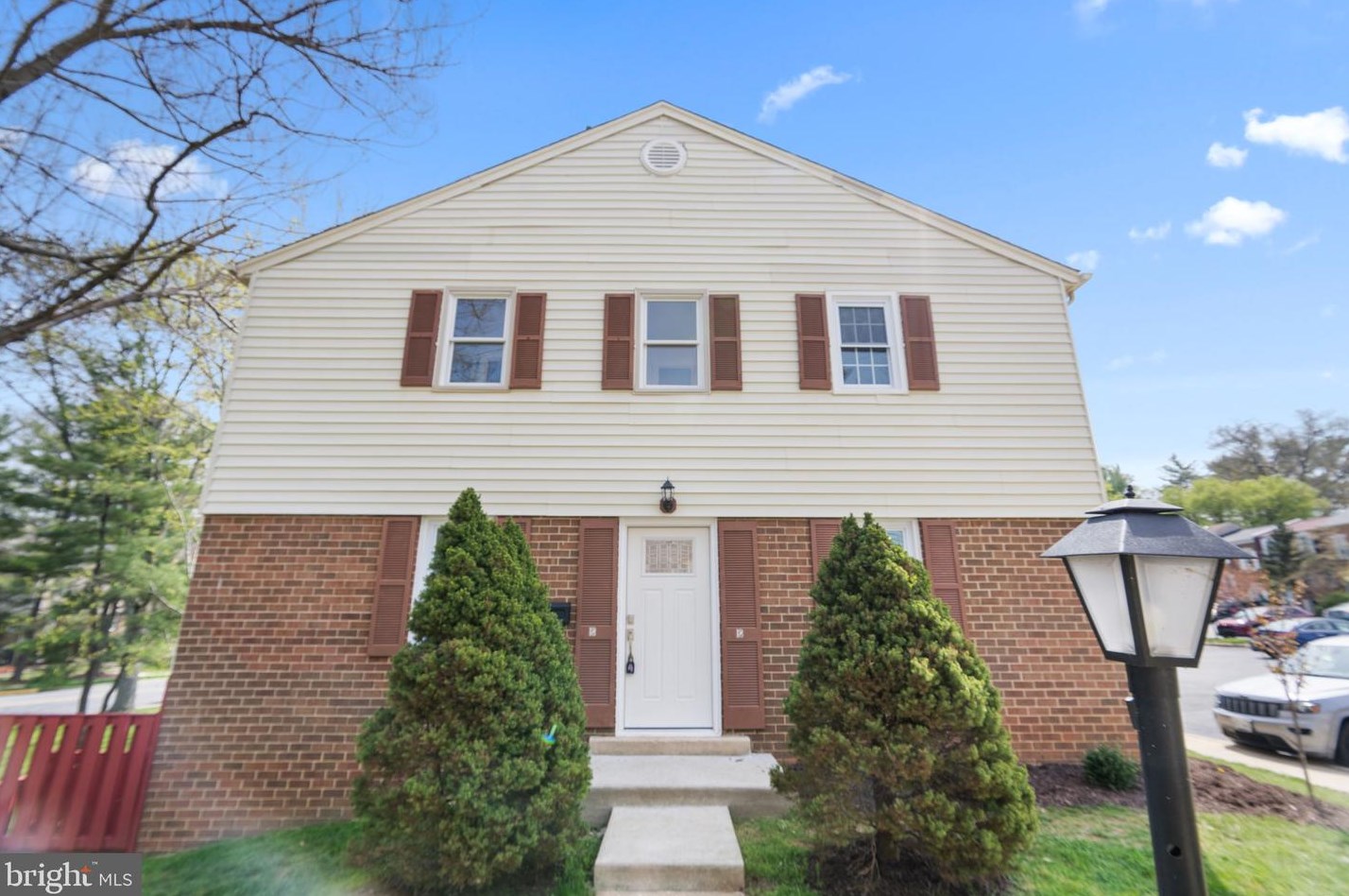 18 County Ct, Gaithersburg, MD 20878-2811