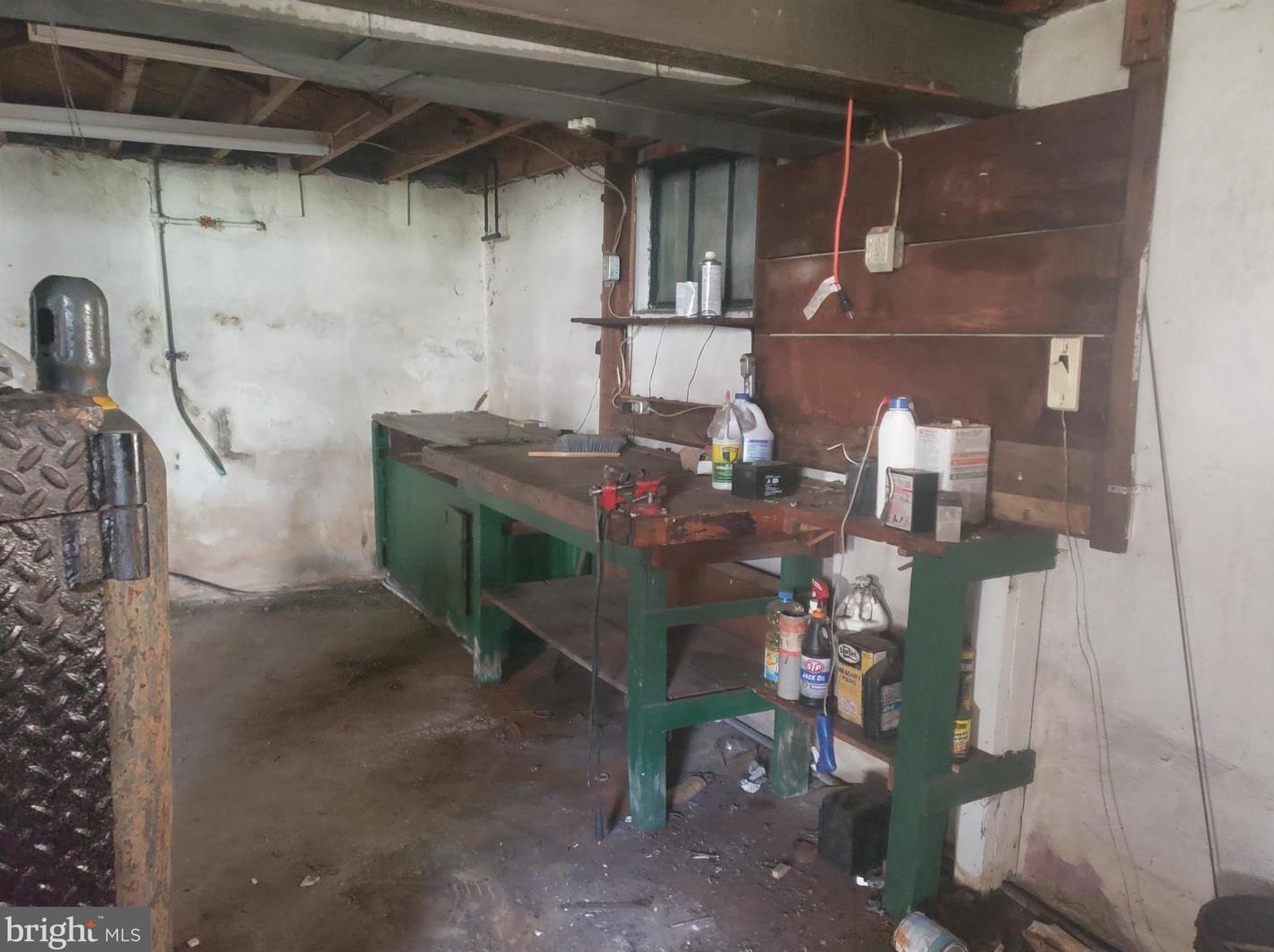 6604 Gude Ave, Silver Spring MD 20912-4827 exterior