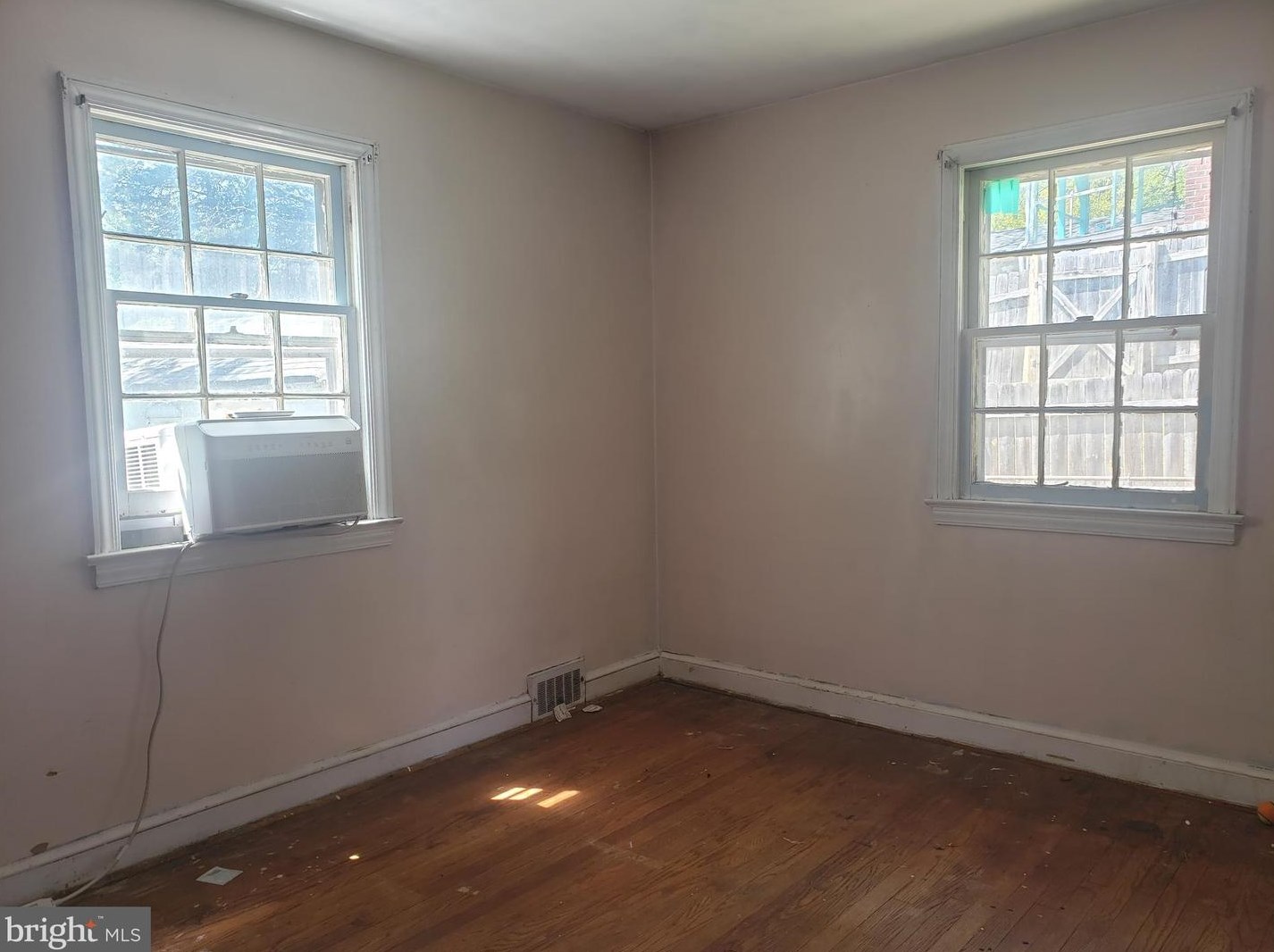 6604 Gude Ave, Silver Spring MD 20912-4827 exterior