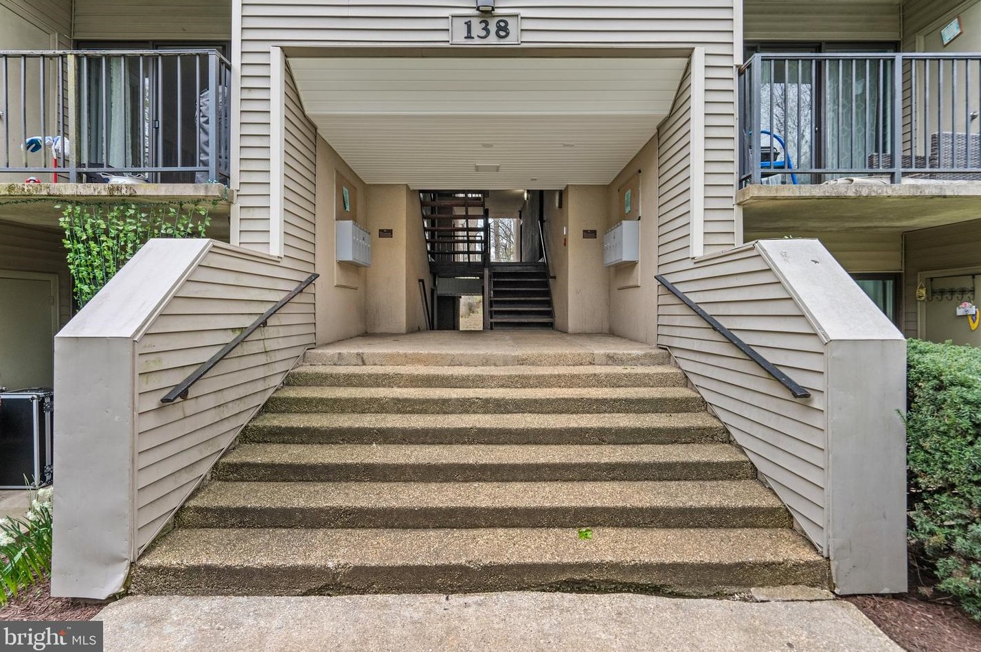 138 Duvall Ln, Gaithersburg MD  20877-1638 exterior