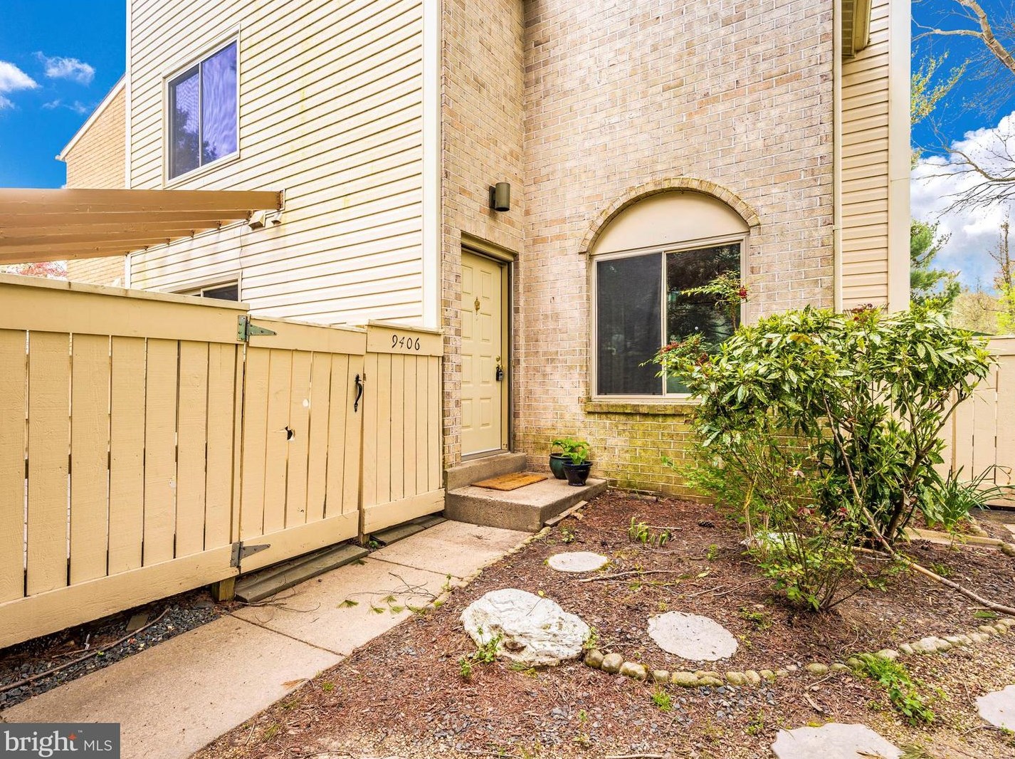 9406 Gentle Cir, Gaithersburg, MD 20886-1206