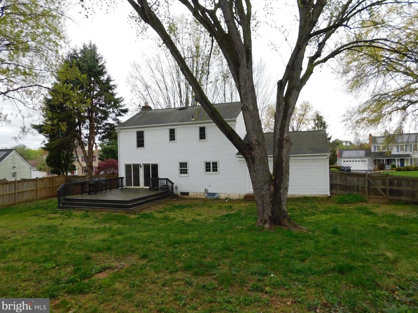 916 Pointer Ridge Dr, Gaithersburg MD  20878-1133 exterior