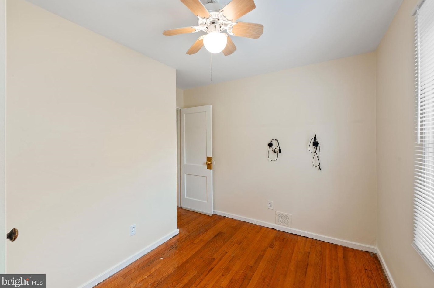 12200 Valleywood Dr, Silver Spring MD  20902-2147 exterior