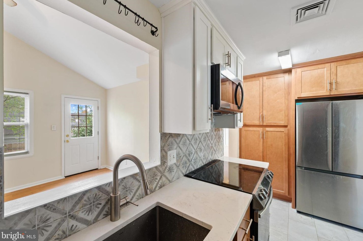 12200 Valleywood Dr, Silver Spring MD  20902-2147 exterior