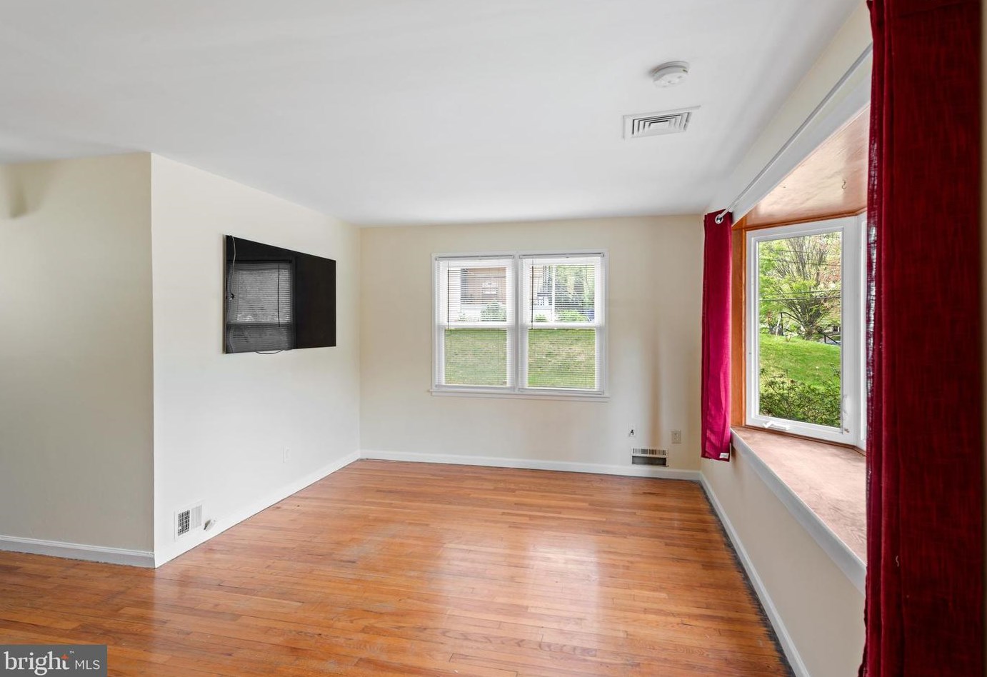 12200 Valleywood Dr, Silver Spring MD  20902-2147 exterior