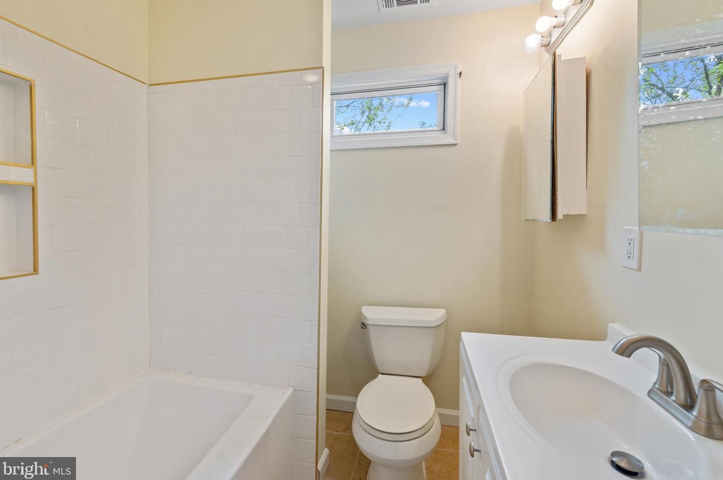 12200 Valleywood Dr, Silver Spring MD  20902-2147 exterior