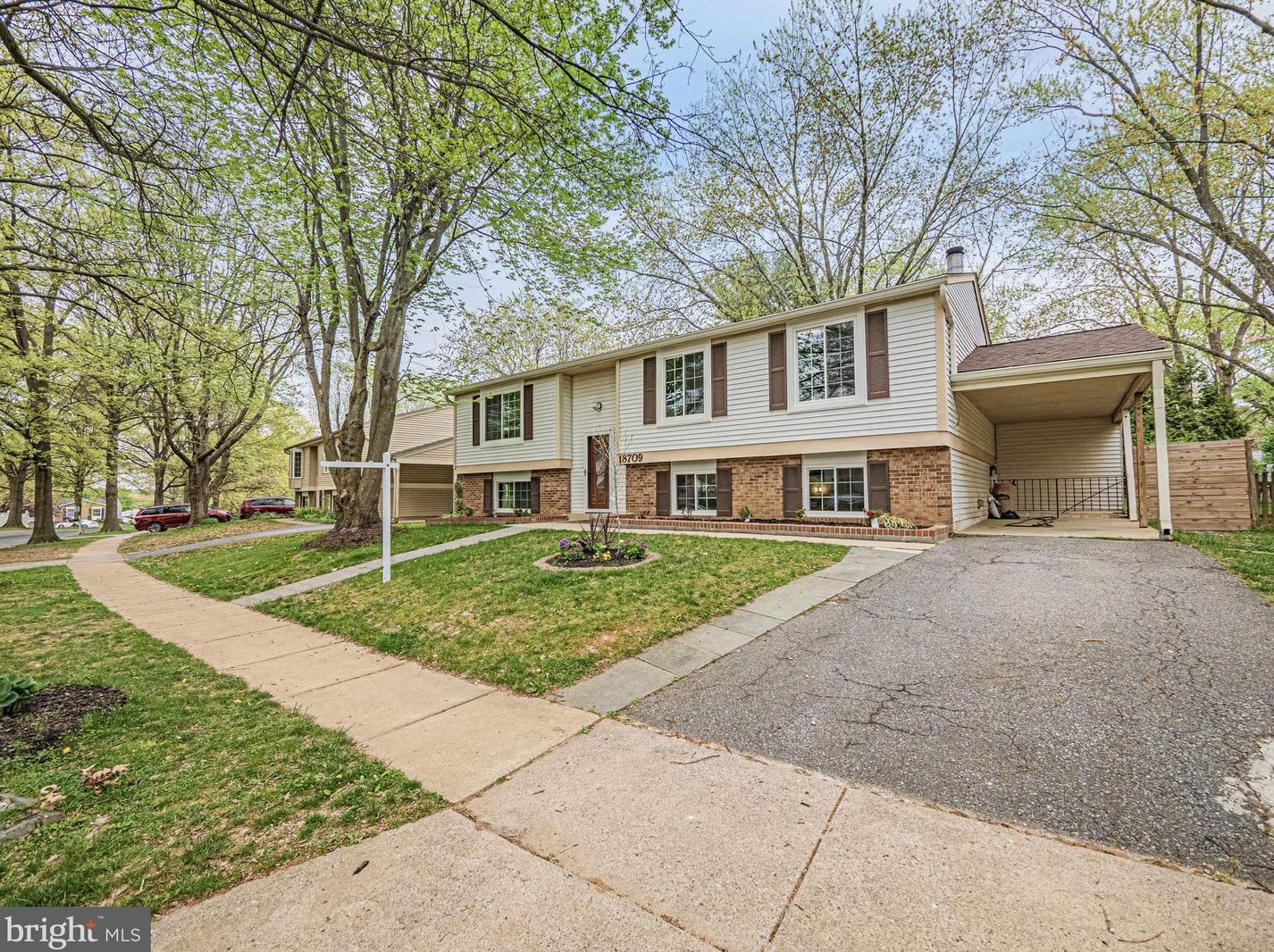 18709 Flower Hill Way, Gaithersburg, MD 20879-1535