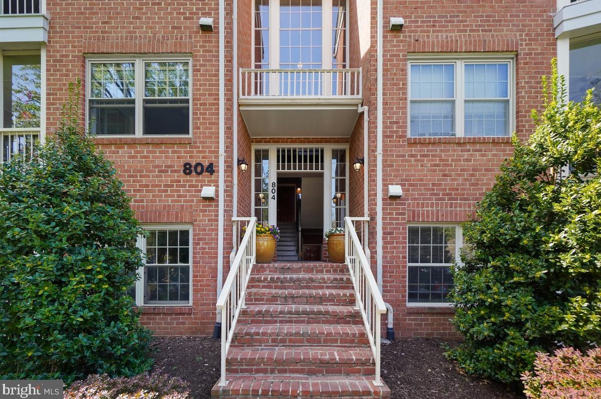 804 Amber Tree Ct, Gaithersburg MD  20878-5206 exterior