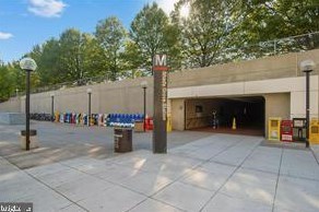 602 Grand Champion Dr, Rockville MD 20850-5970 exterior