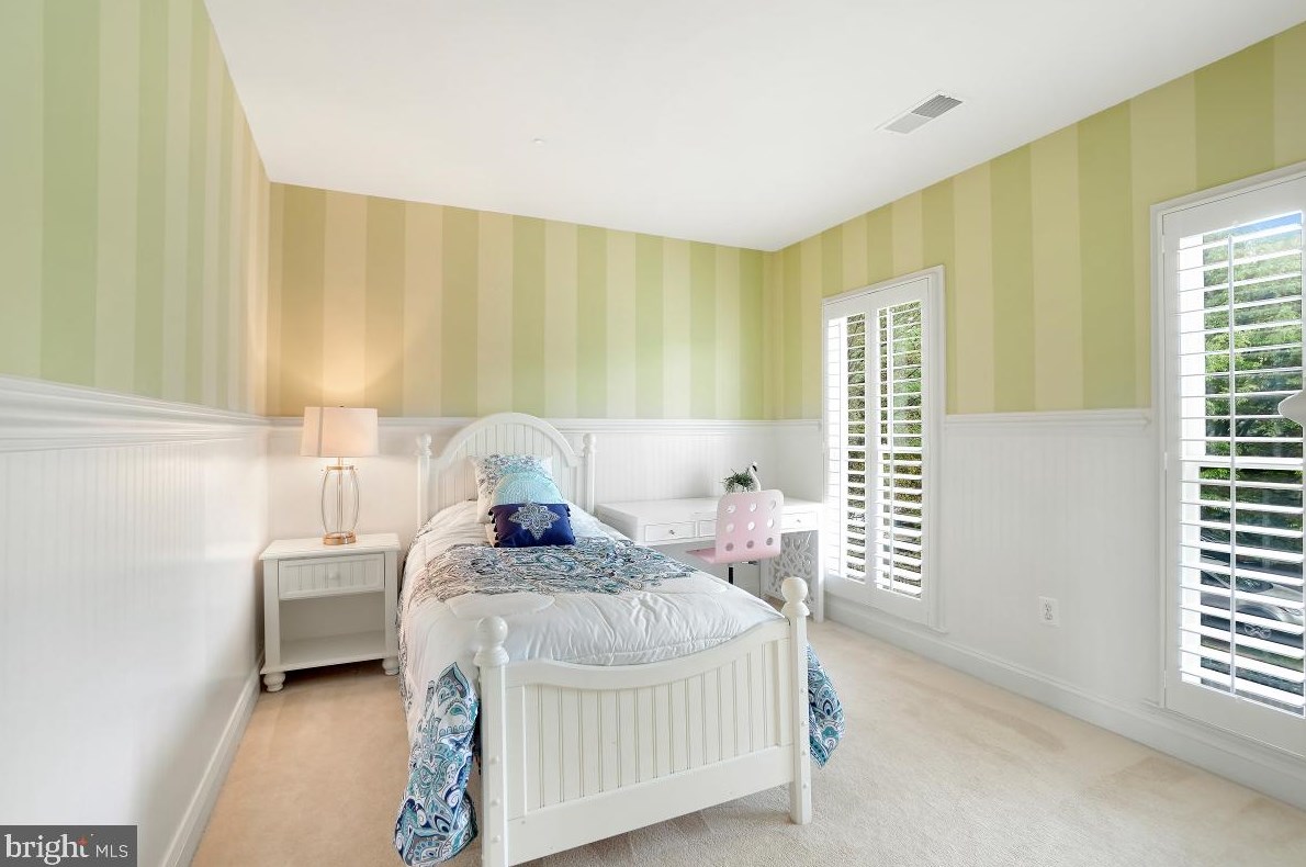 602 Grand Champion Dr, Rockville MD 20850-5970 exterior