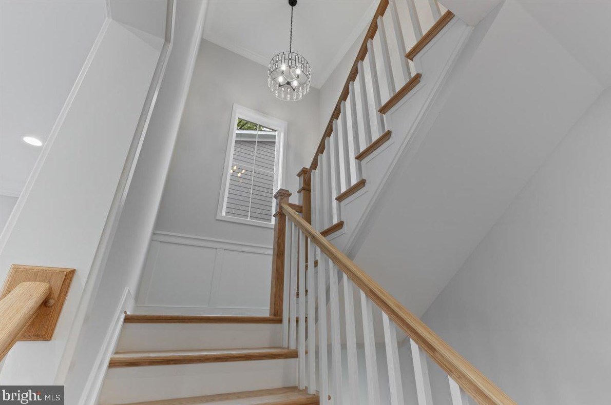 10008 Fleming Ave, Bethesda MD  20814-2118 exterior