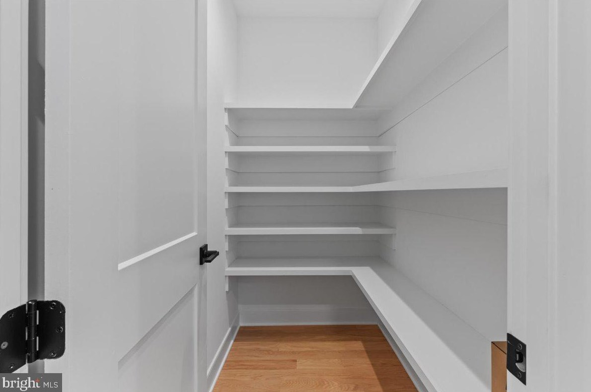 10008 Fleming Ave, Bethesda MD  20814-2118 exterior