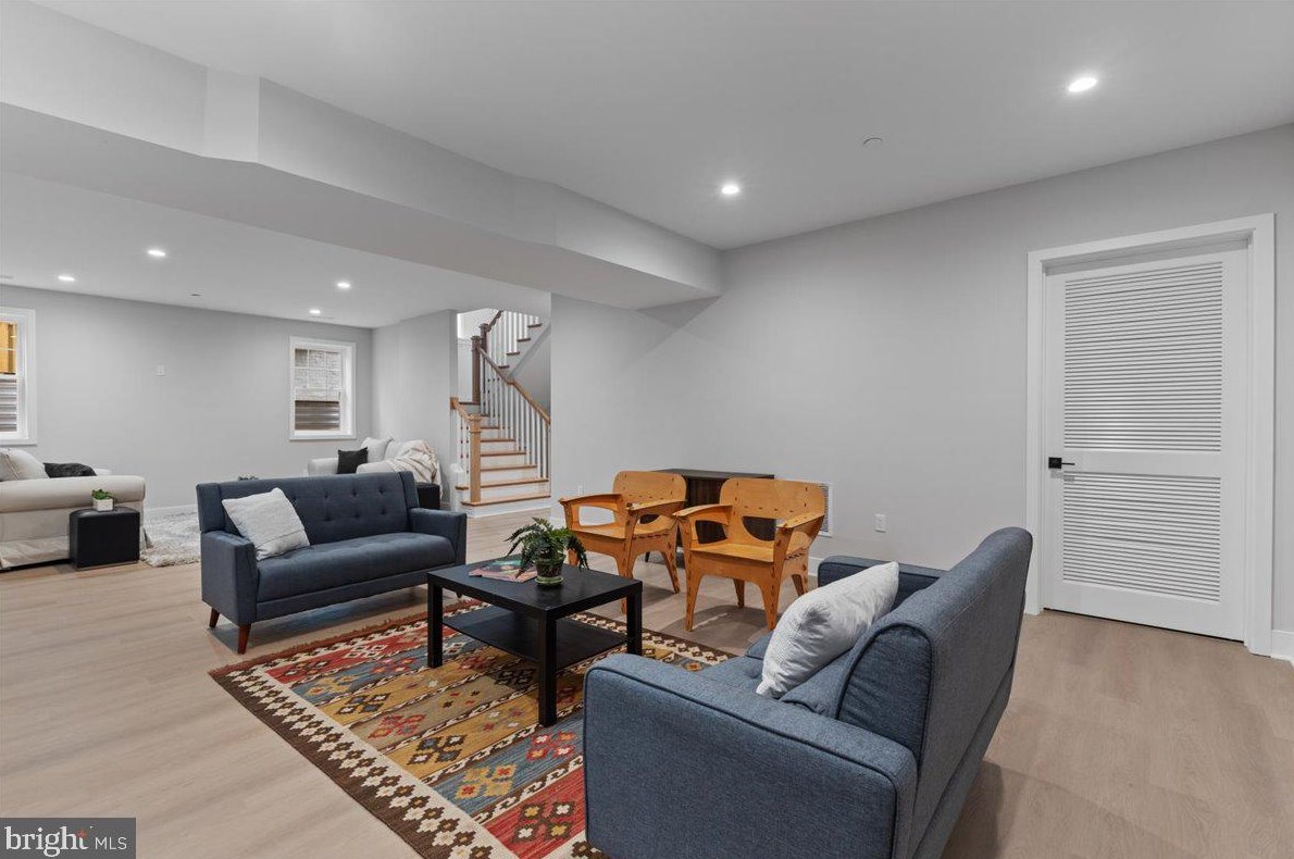 10008 Fleming Ave, Bethesda MD  20814-2118 exterior