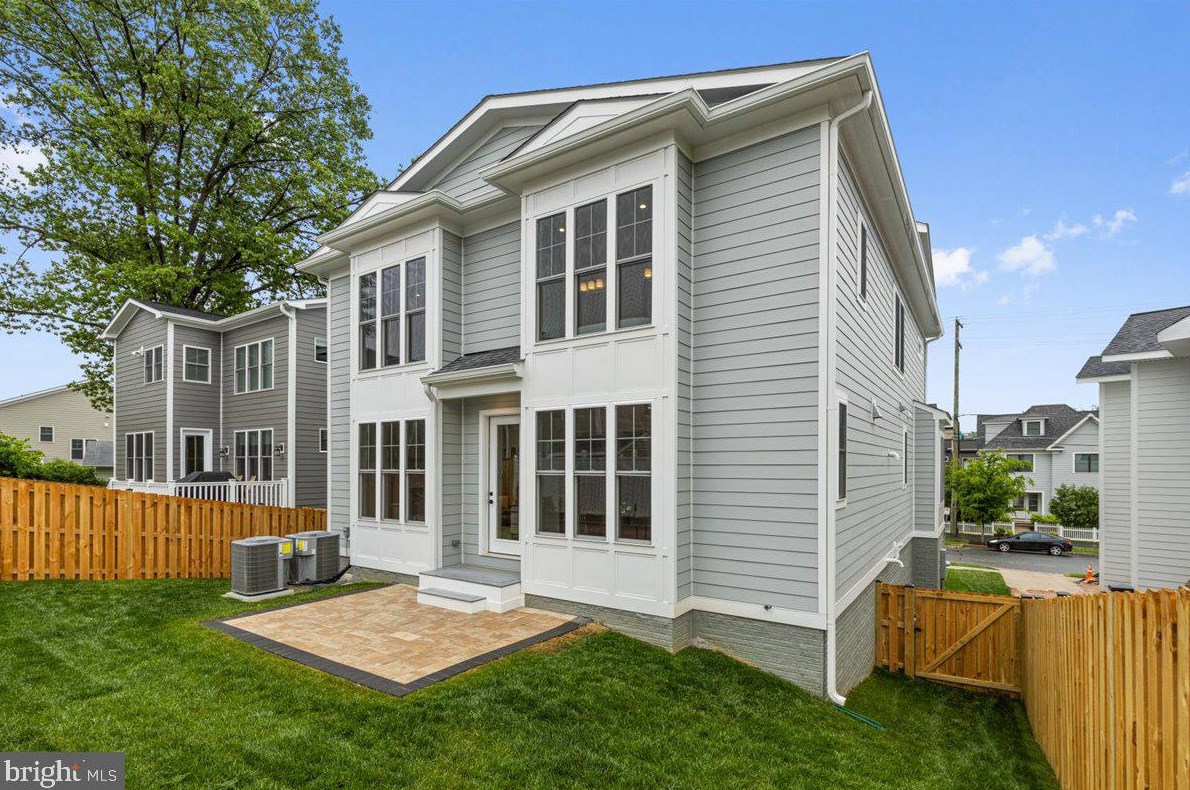 10008 Fleming Ave, Bethesda MD  20814-2118 exterior