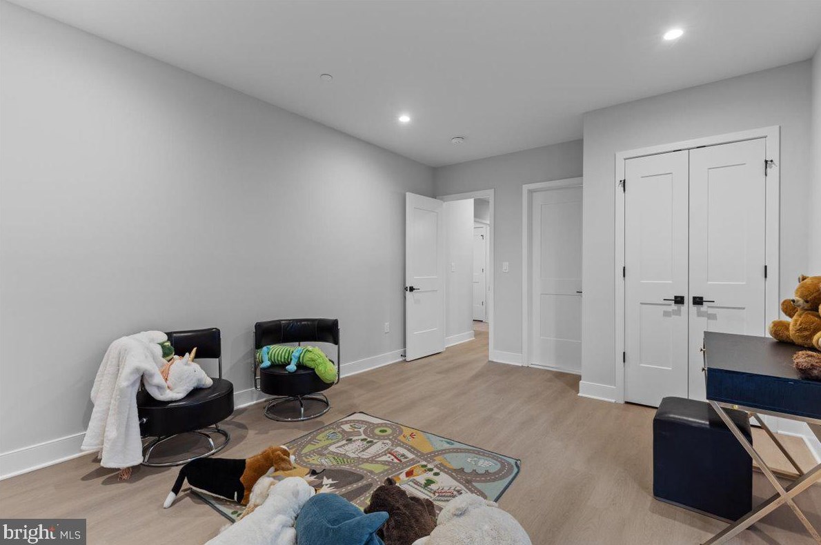 10008 Fleming Ave, Bethesda MD  20814-2118 exterior