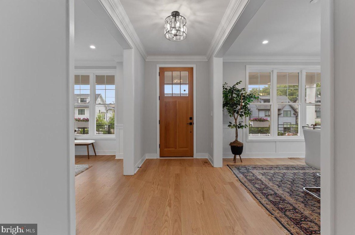 10008 Fleming Ave, Bethesda MD  20814-2118 exterior