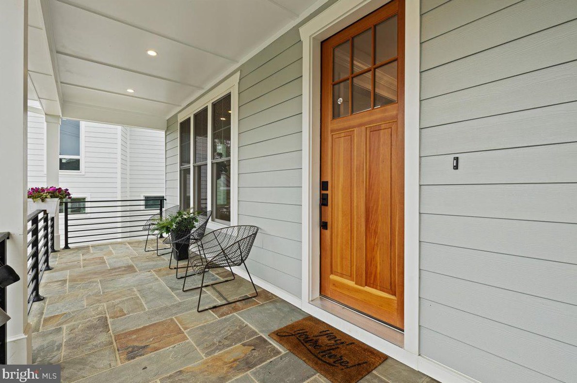 10008 Fleming Ave, Bethesda MD  20814-2118 exterior