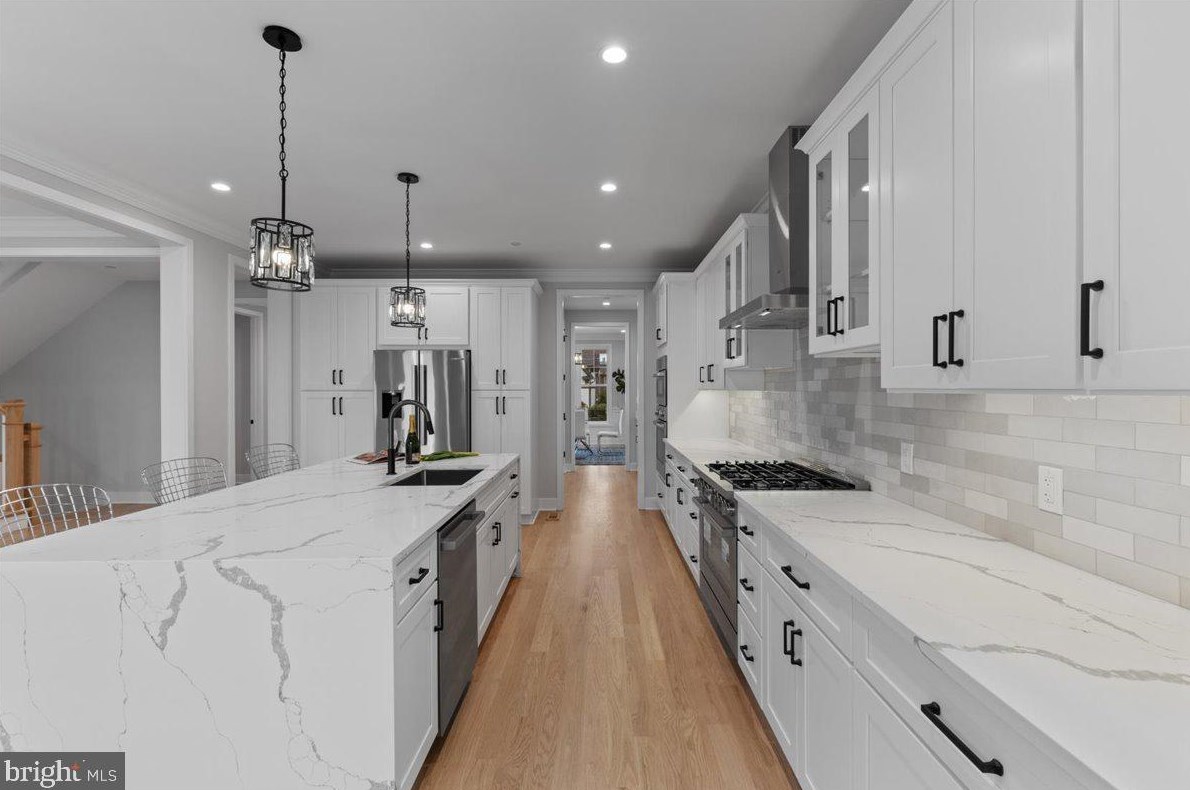 10008 Fleming Ave, Bethesda MD  20814-2118 exterior