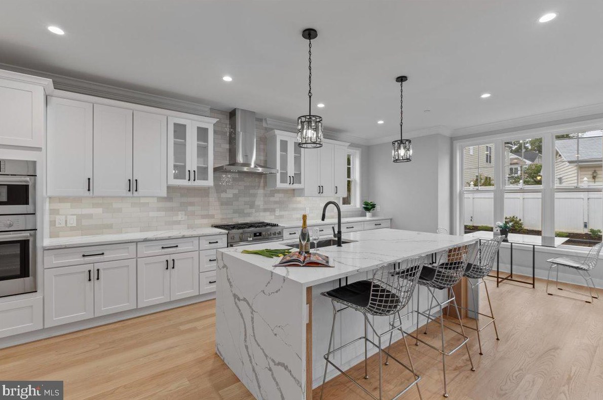 10008 Fleming Ave, Bethesda MD  20814-2118 exterior