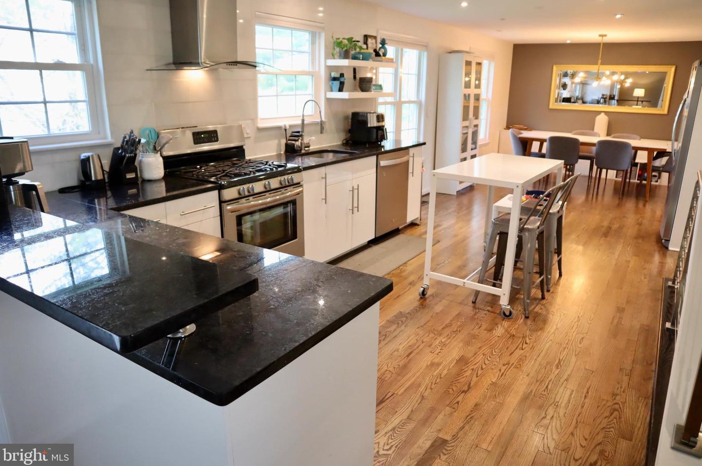 15826 Anamosa Dr, Rockville MD  20855-2611 exterior