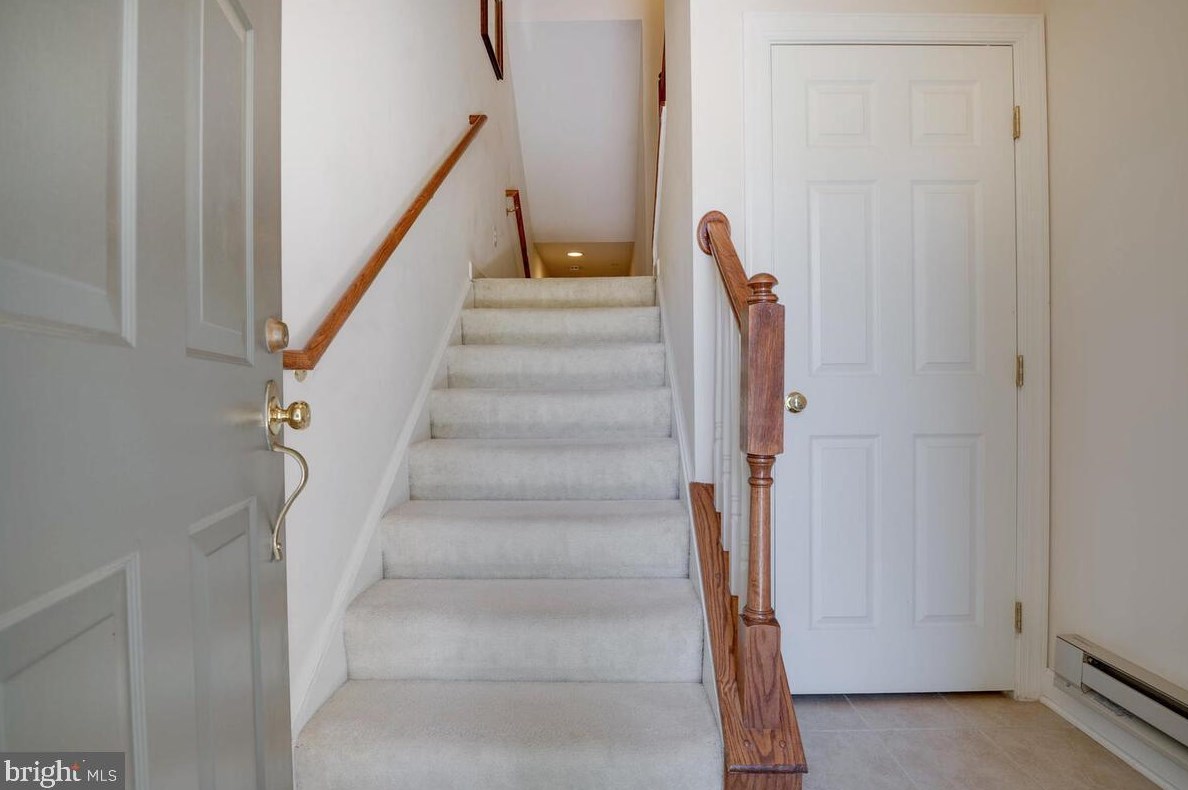 935 Hidden Marsh St, Gaithersburg MD  20877-2985 exterior