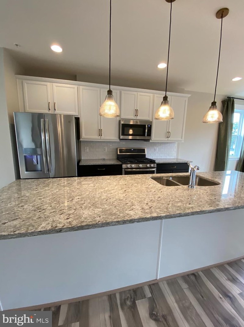 14261 Travilah Rd, Rockville MD  20850 exterior