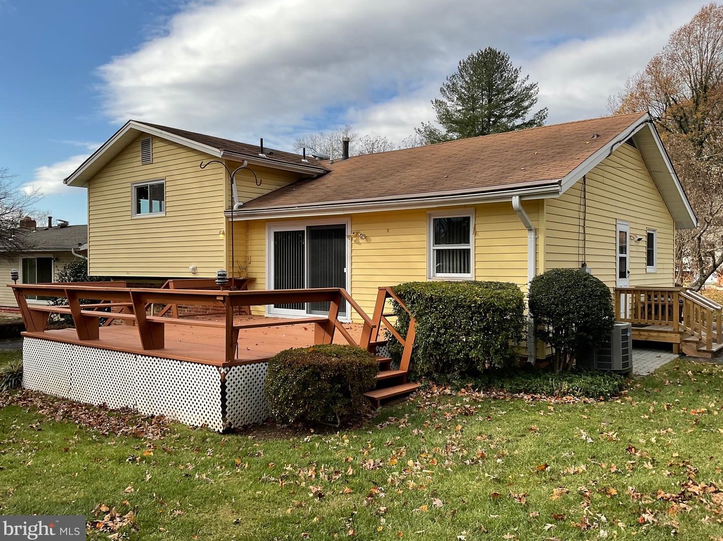 14017 Bardot St, Rockville, MD 20853-2755