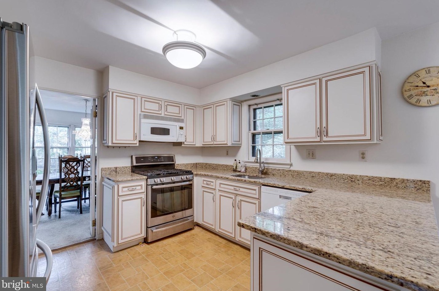 7800 Ivymount Ter, Rockville MD 20854-3753 exterior