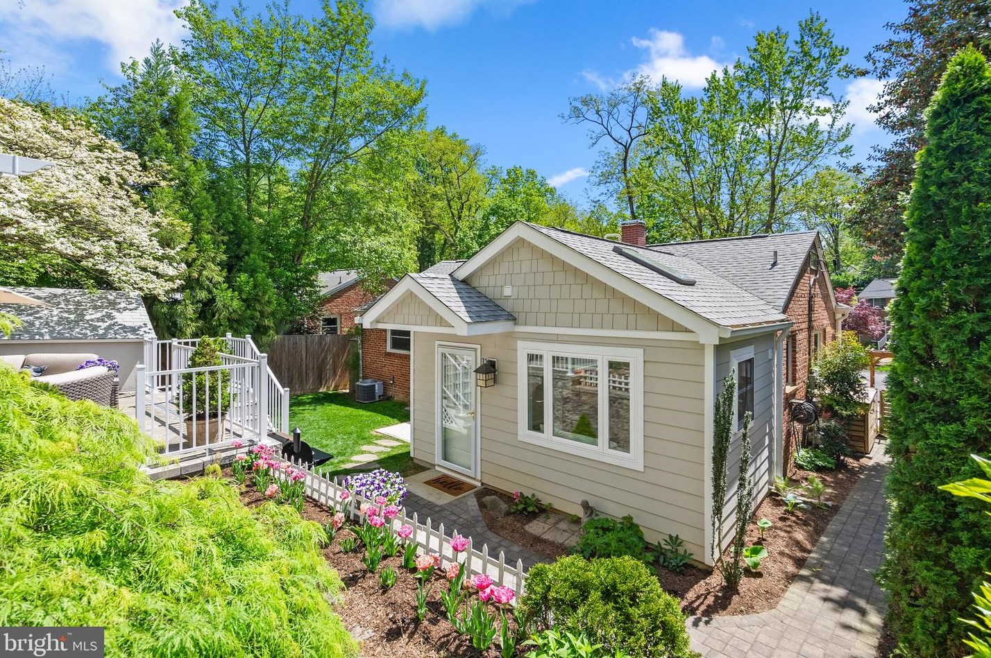 405 Williamsburg Dr, Silver Spring MD 20901-2728 exterior