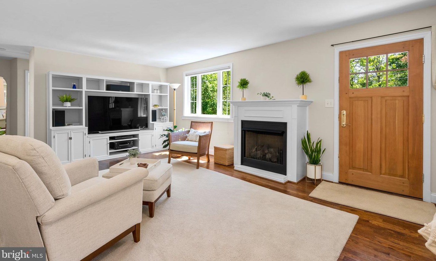 405 Williamsburg Dr, Silver Spring MD 20901-2728 exterior