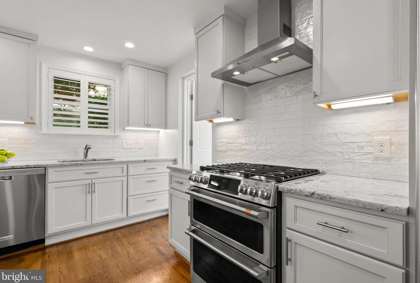 405 Williamsburg Dr, Silver Spring MD 20901-2728 exterior