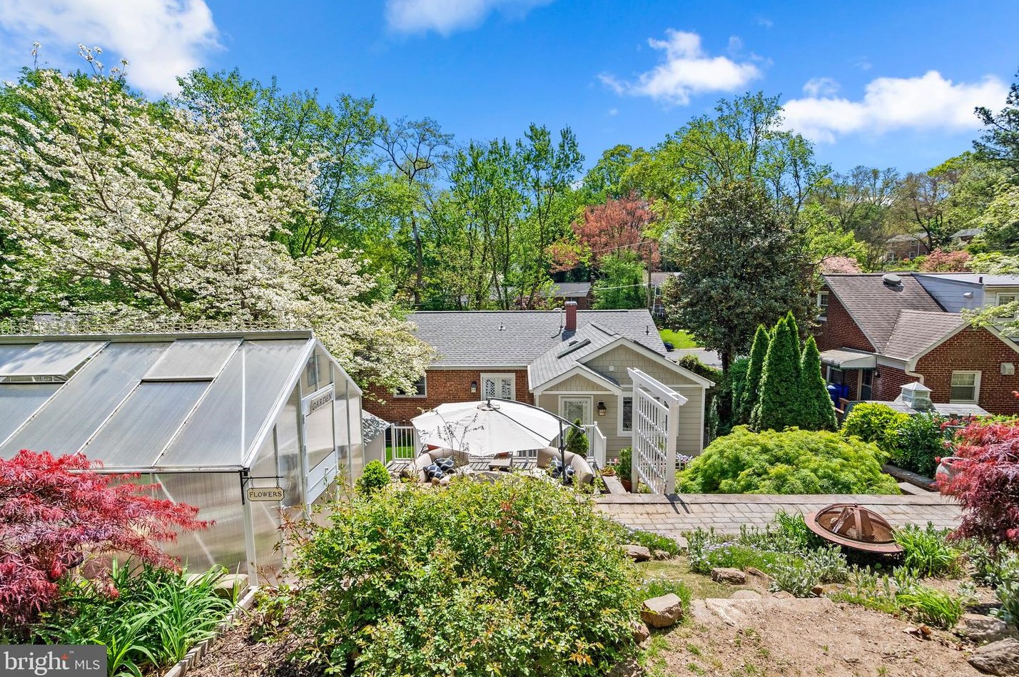 405 Williamsburg Dr, Silver Spring MD 20901-2728 exterior