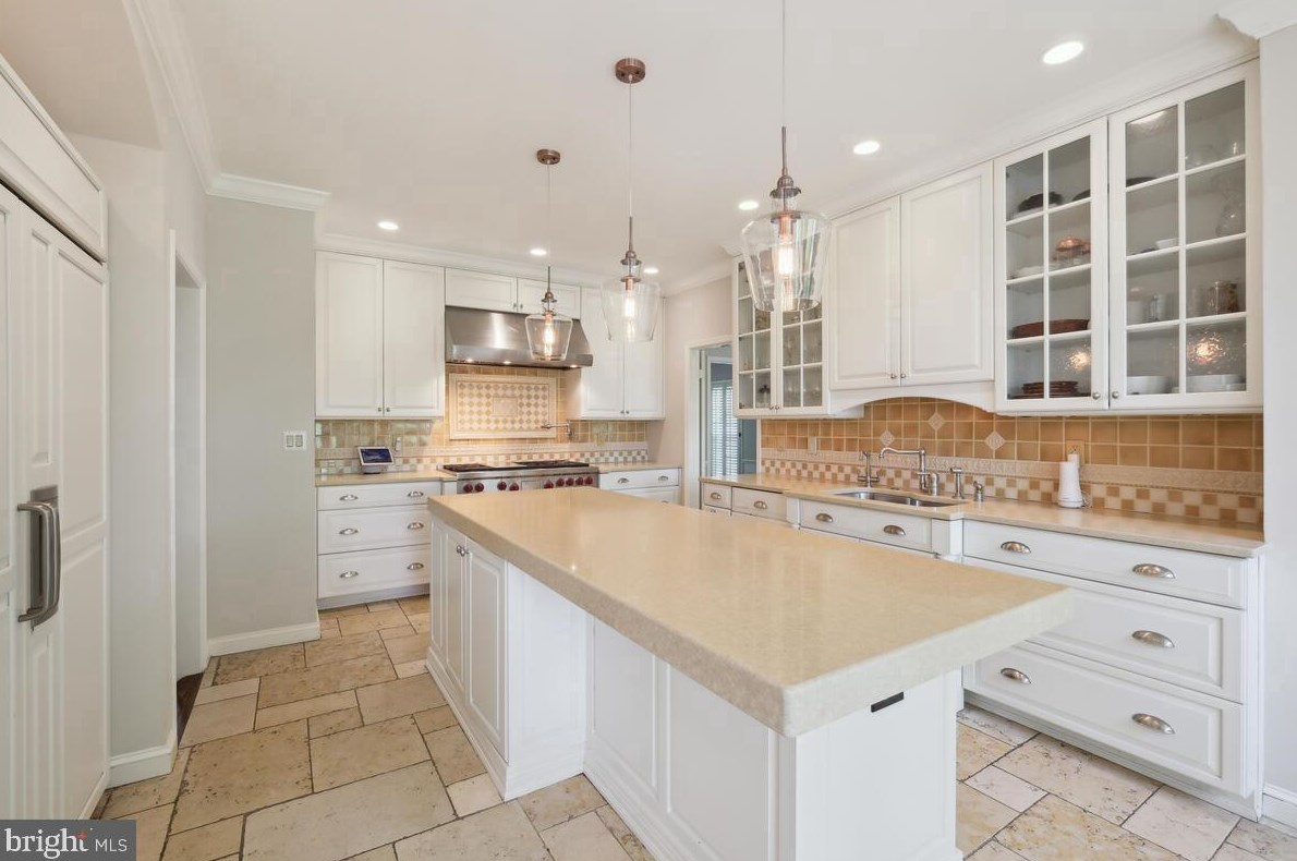 11539 Le Havre Dr, Rockville MD exterior