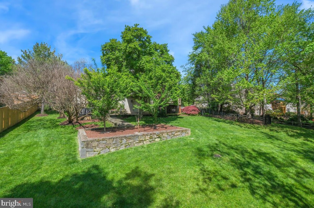 11539 Le Havre Dr, Rockville MD exterior