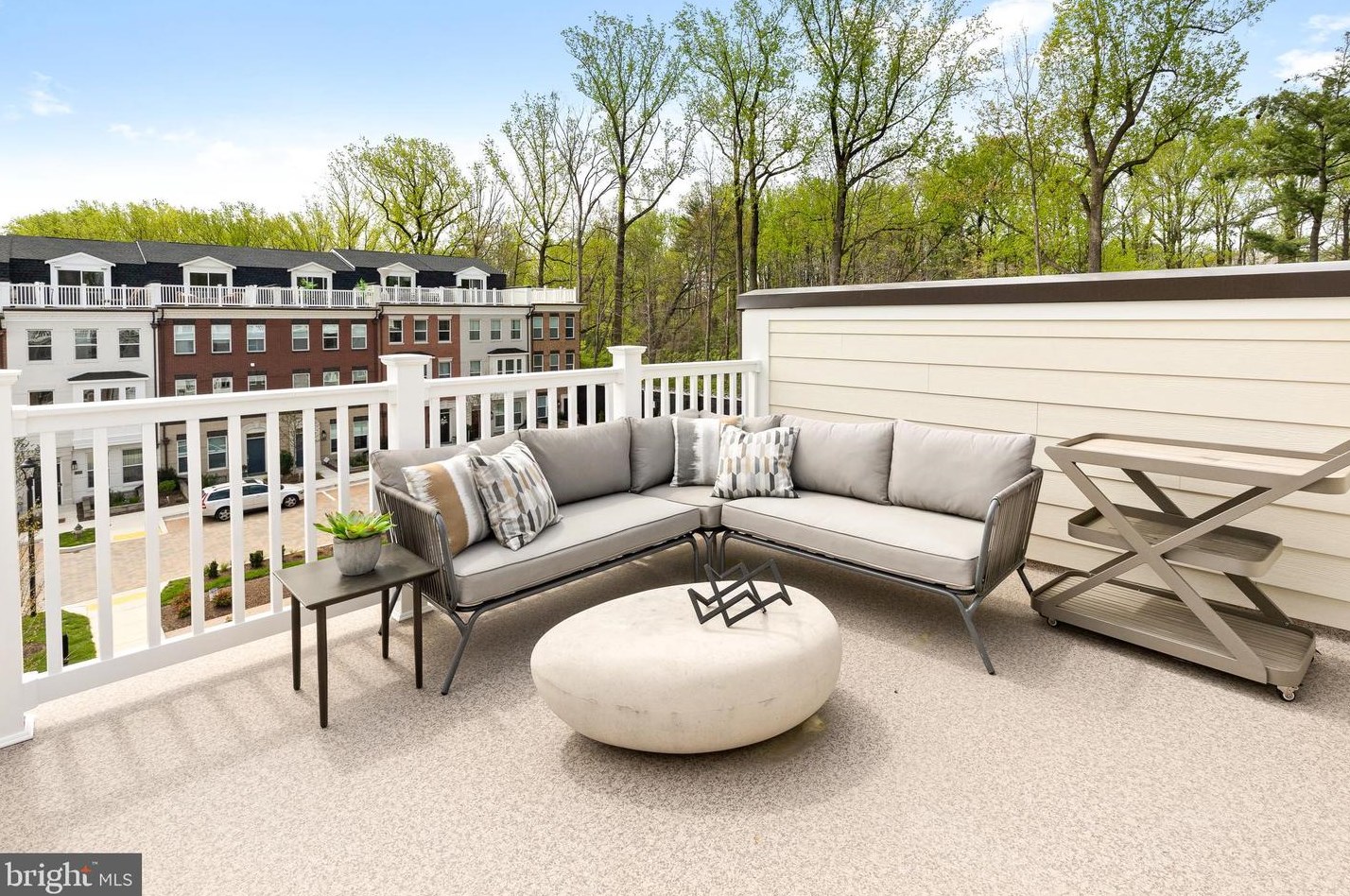 10318 Grosvenor Pl, Rockville MD exterior