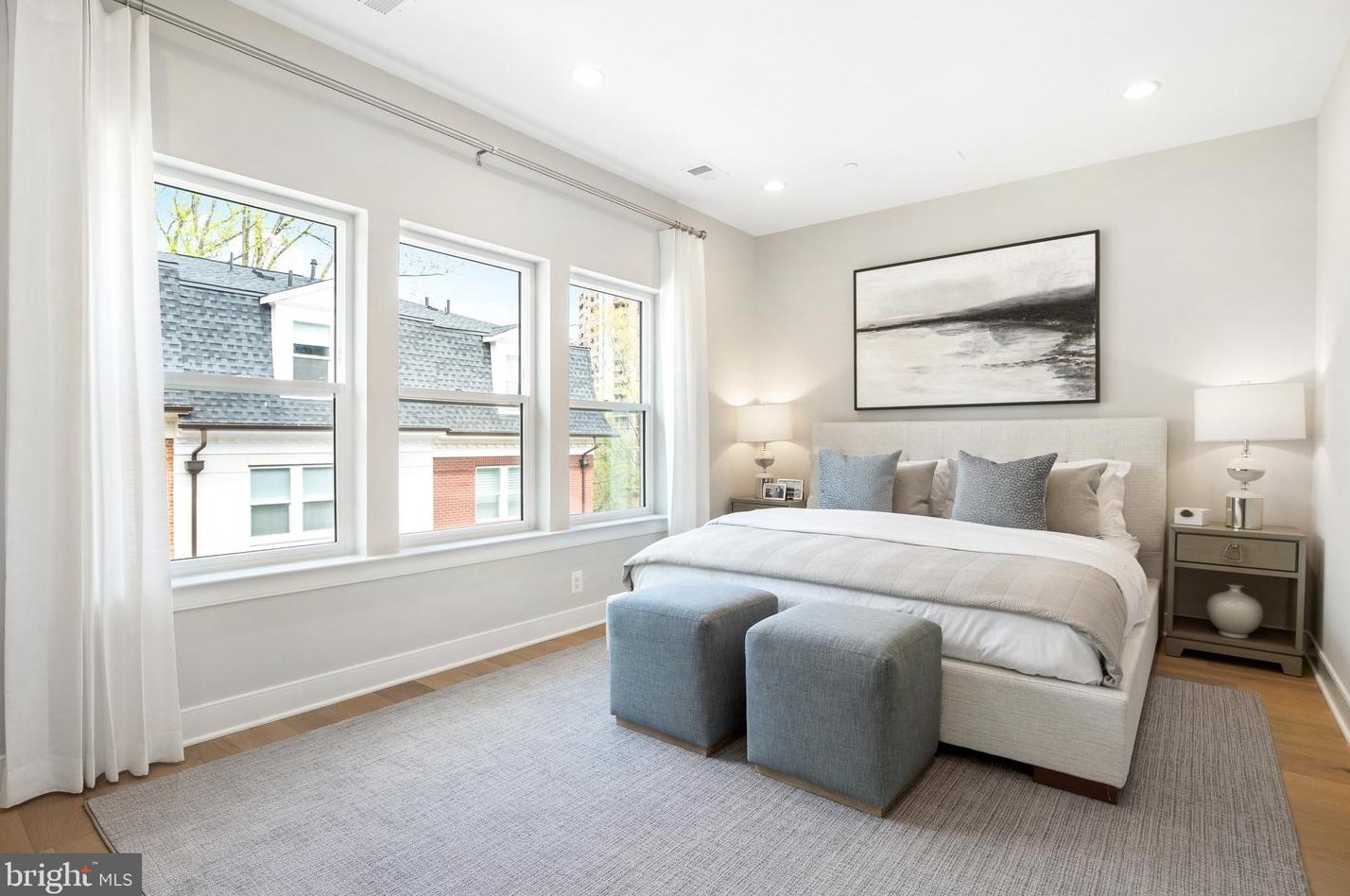 10318 Grosvenor Pl, Rockville MD exterior