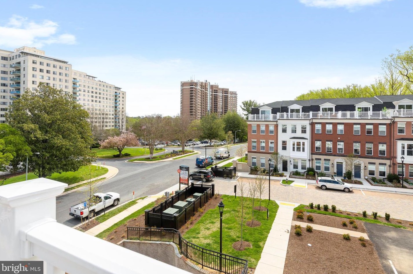 10318 Grosvenor Pl, Rockville MD exterior