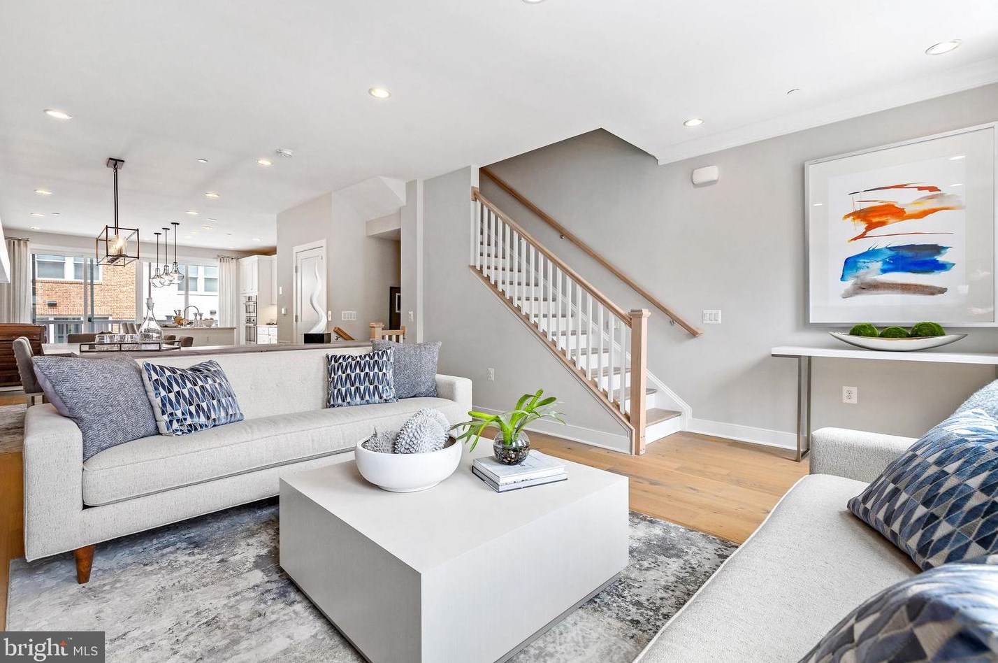 10318 Grosvenor Pl, Rockville MD exterior