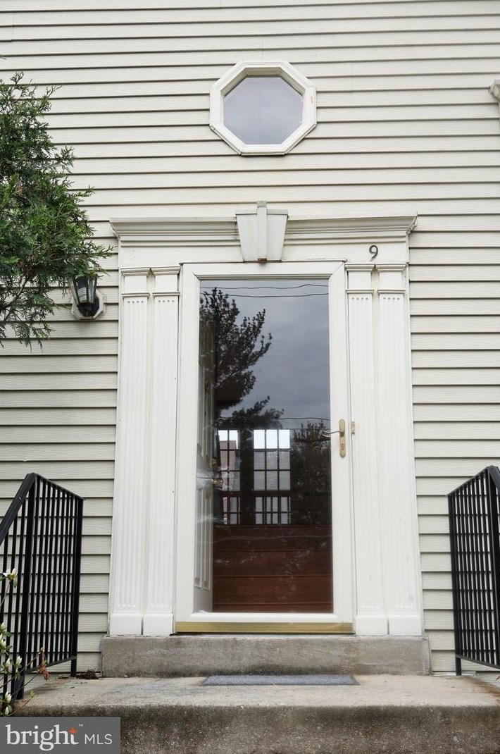 9 Polk Ct, Gaithersburg, MD 20878-1936