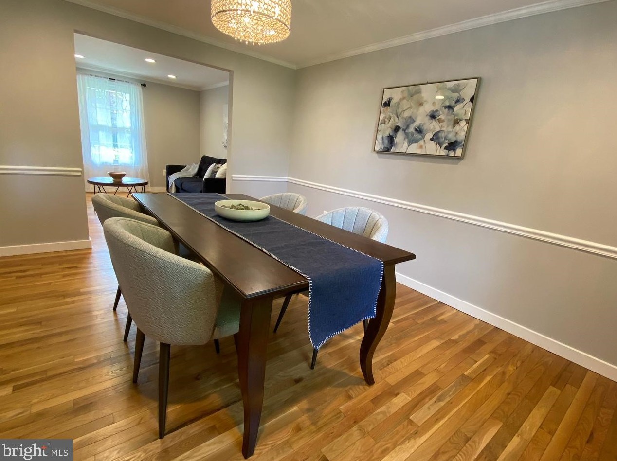 15817 Buena Vista Dr, Rockville MD  20855-2659 exterior