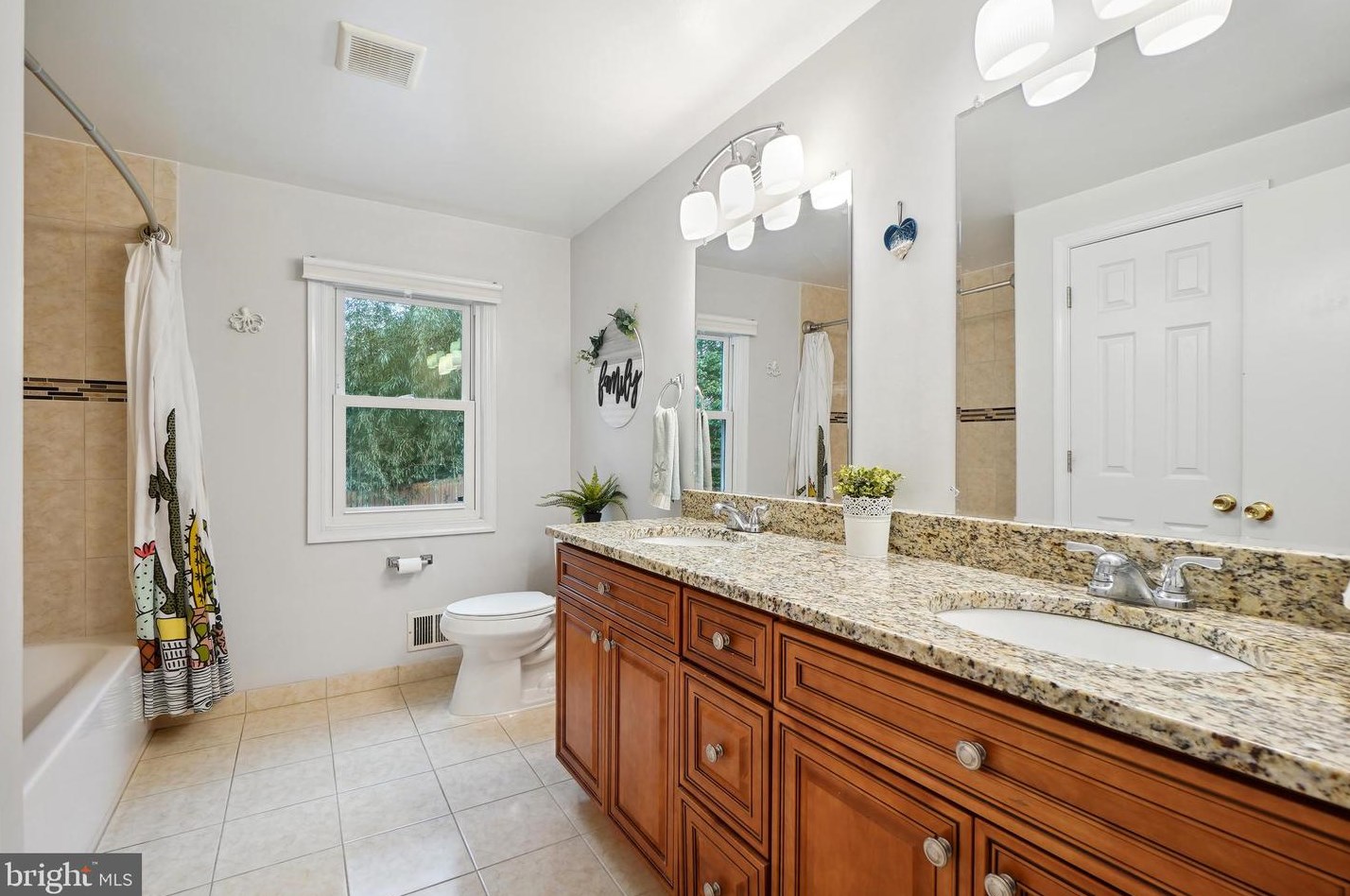 10900 Gainsborough Rd, Rockville MD  20854-2512 exterior