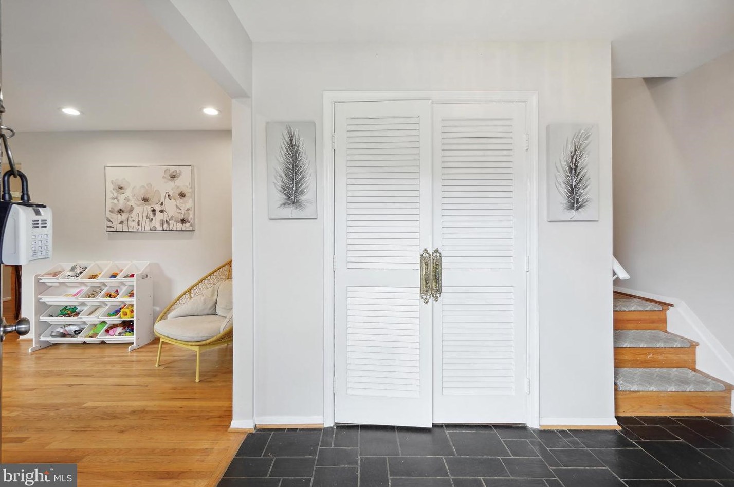 10900 Gainsborough Rd, Rockville MD  20854-2512 exterior