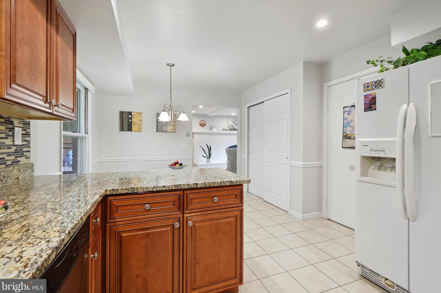 10900 Gainsborough Rd, Rockville MD  20854-2512 exterior