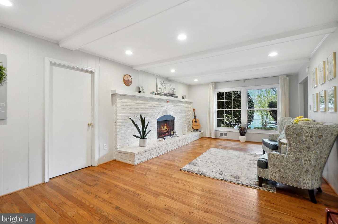 10900 Gainsborough Rd, Rockville MD  20854-2512 exterior