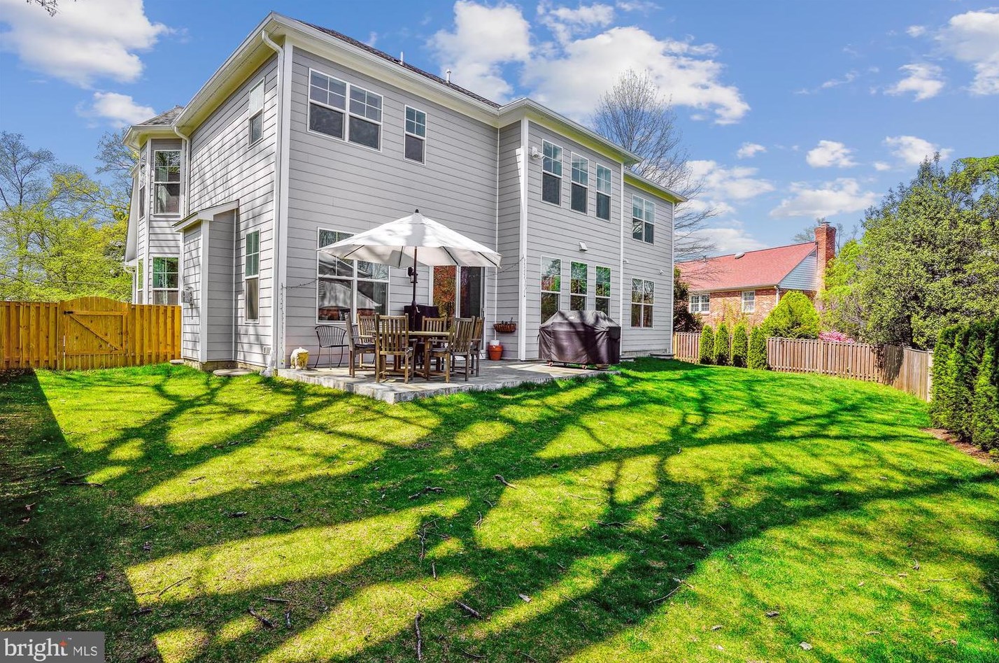 11909 Old Bridge Rd, Rockville MD  20852-4429 exterior