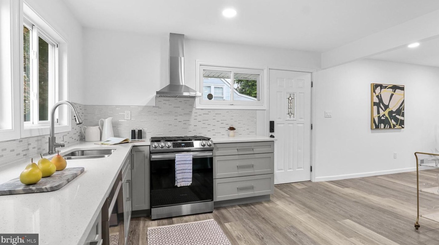 1707 Grandin Ave, Rockville MD 20851-1159 exterior