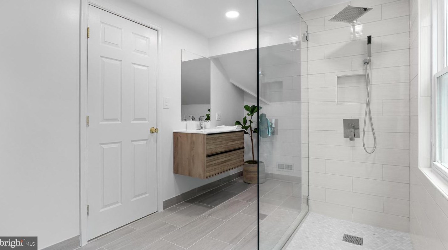 1707 Grandin Ave, Rockville MD 20851-1159 exterior