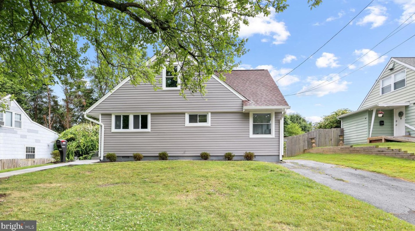 1707 Grandin Ave, Rockville MD 20851-1159 exterior