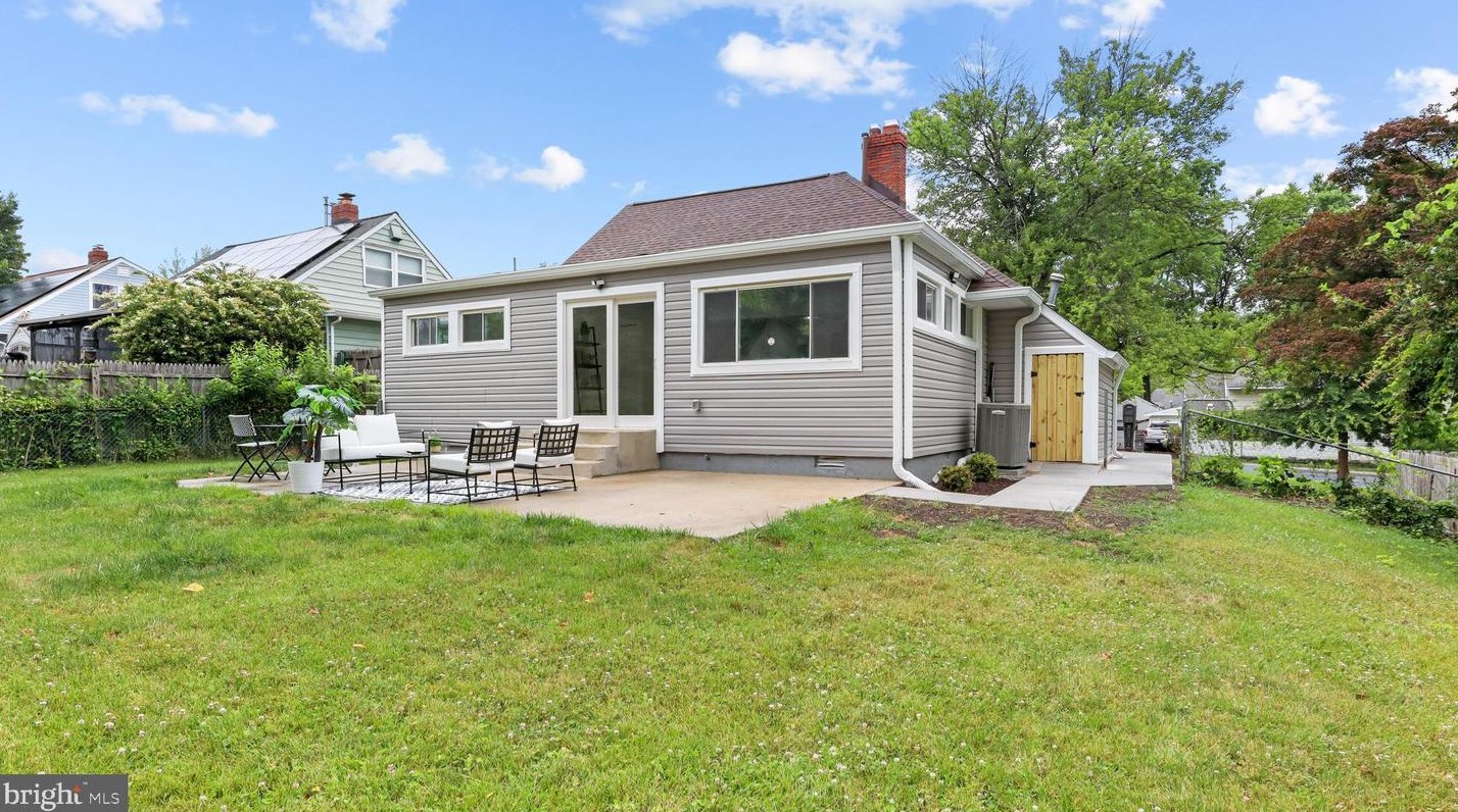 1707 Grandin Ave, Rockville MD 20851-1159 exterior